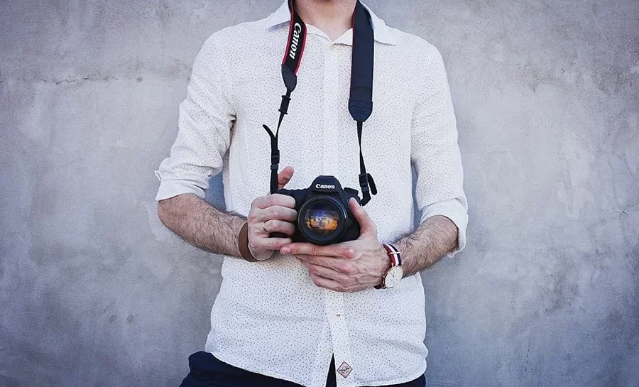 second-photographer